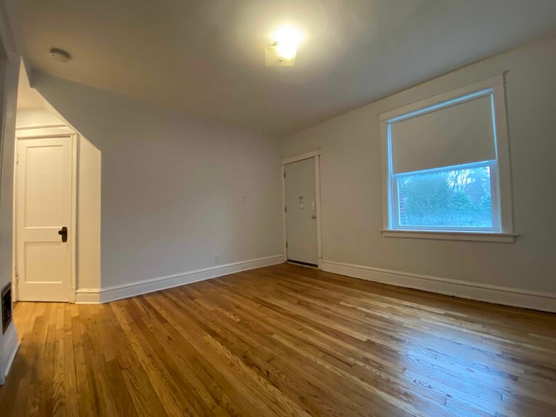 view of the front door and window - 5017 S Broadway