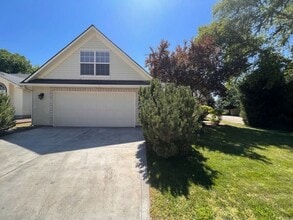 Building Photo - 5774 Parchment~Gorgeous Bristol Heights Home w/ Hardwood & Custom Cabinetry!