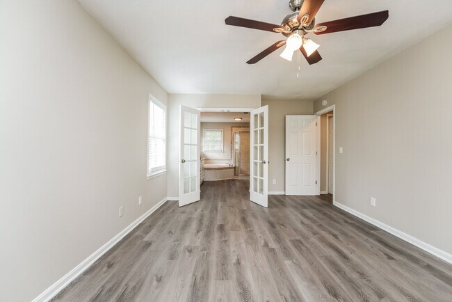 Building Photo - 1484 Yorktown Dr NW