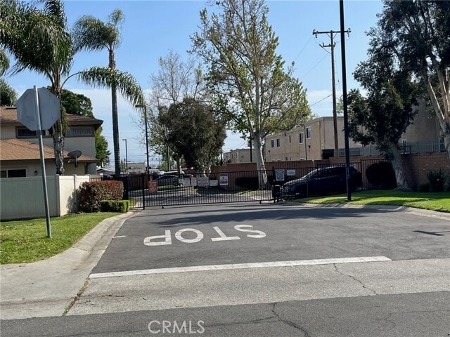 Building Photo - 960 Pinyon Ct