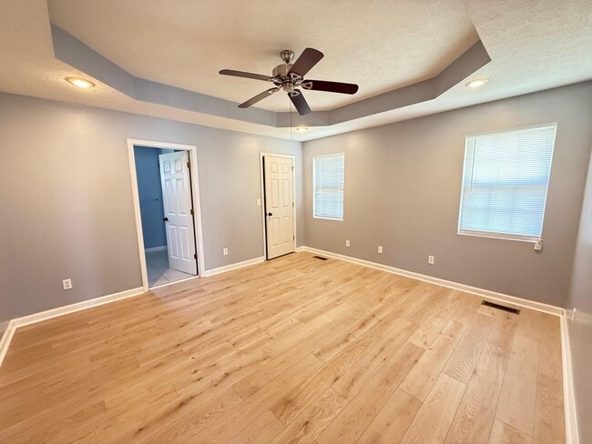Building Photo - 500 Clifton Ct