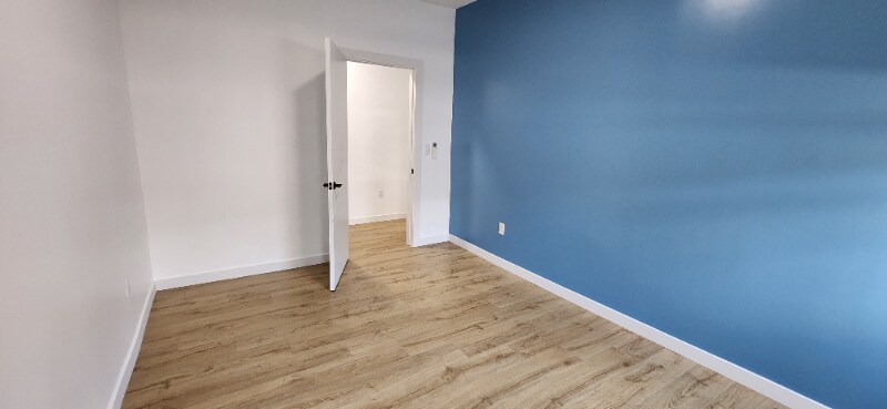 Building Photo - 2103 S Harcourt Ave