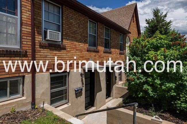 Building Photo - 755 Princeton Ave S