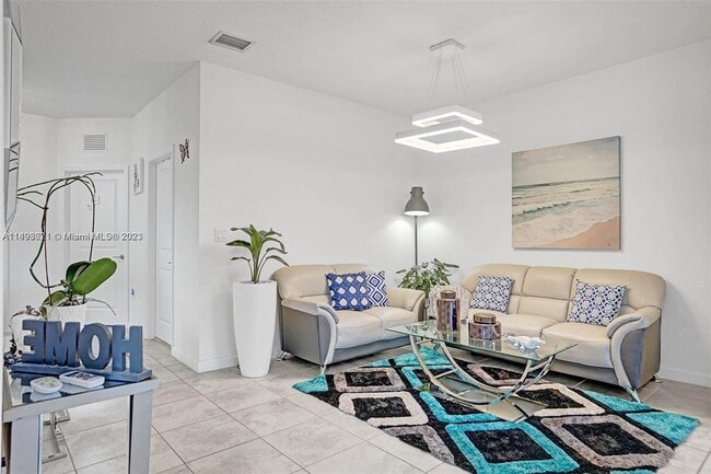 Building Photo - 360 NE 208th Terrace
