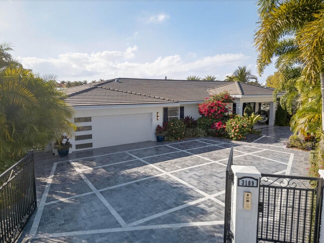 Building Photo - 3109 NE 42nd Ct