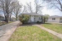 Building Photo - 3 bed 1 bath Available For Rent Near Histo...