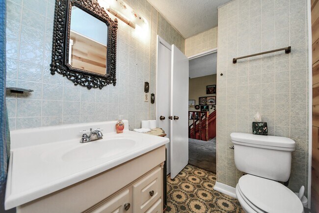 Building Photo - 17018 Water Oak Dr