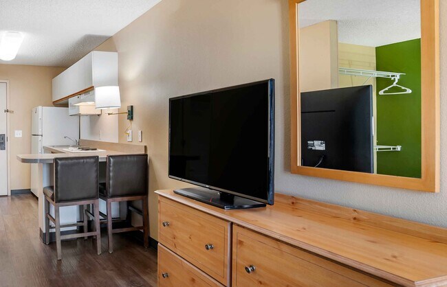 Building Photo - Furnished Studio-Los Angeles - Monrovia