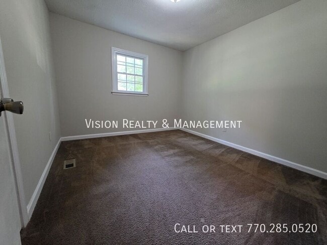 Building Photo - 155 Pine Hill Dr
