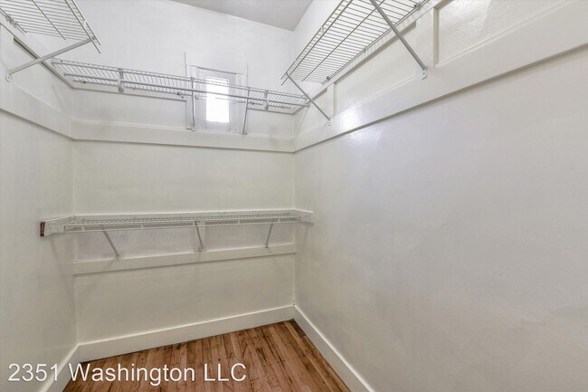 Building Photo - 2351 Washington St