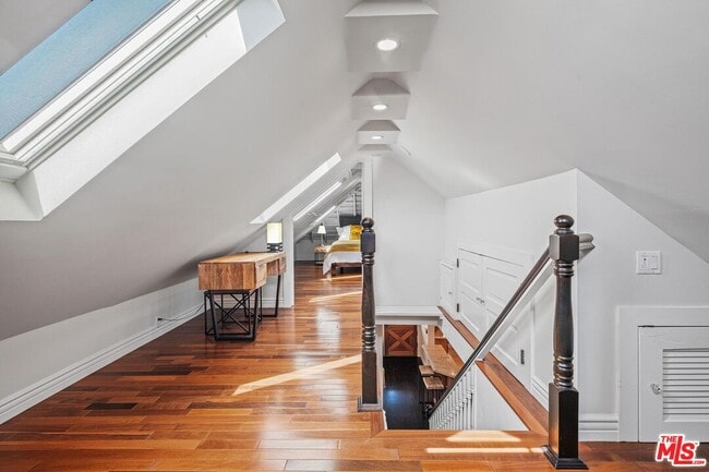 Building Photo - 38 19th Ave