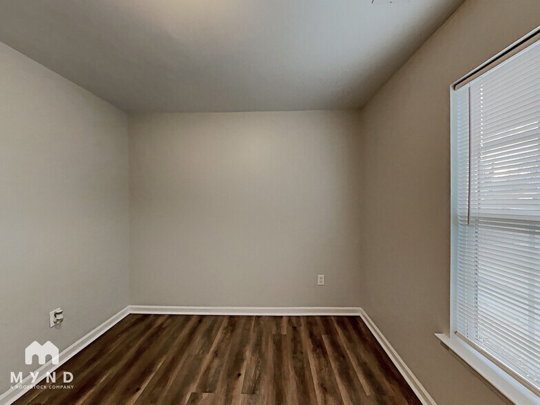 Building Photo - 6409 Barrington Dr