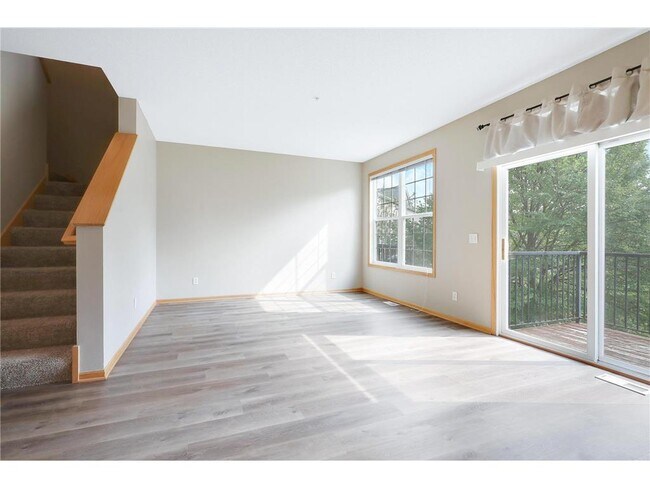 Building Photo - 15564 Lilac Dr