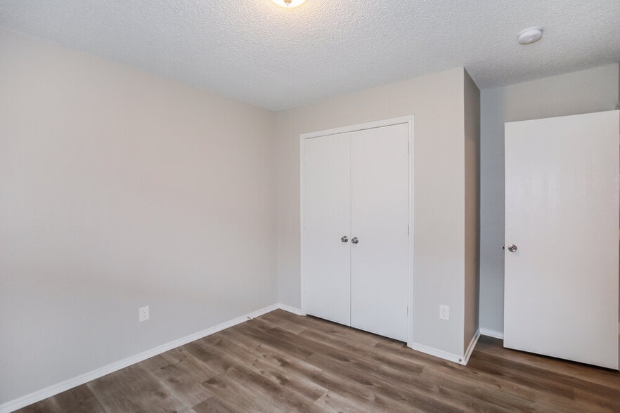 Building Photo - 10529 Flamewood Dr