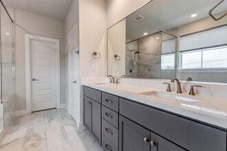 Building Photo - 2802 Grand Fountains Dr