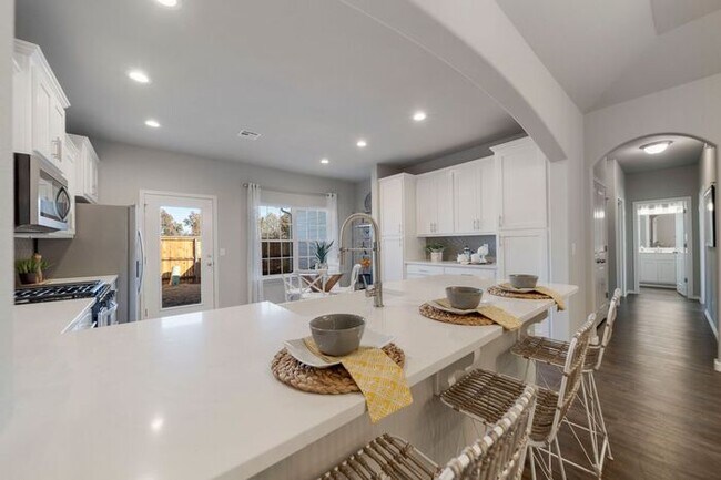 Building Photo - 3/2/2 Patio Home! Broken Arrow!