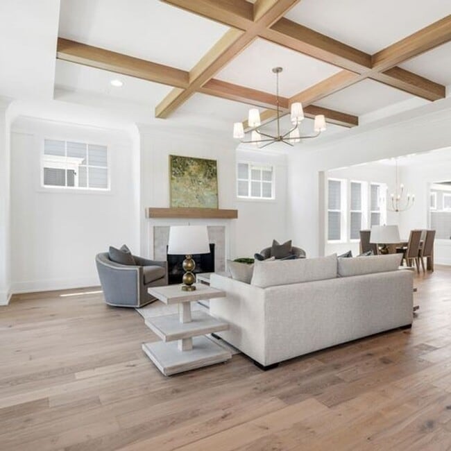 Building Photo - Luxury home in Southbrooke community in Franklin, TN