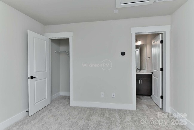 Building Photo - 2043 Clarksdale Dr