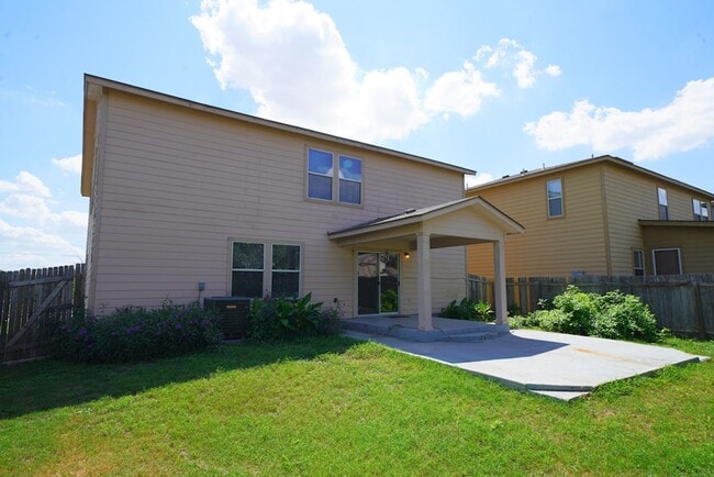 Building Photo - Charming 4-Bedroom, 2.5-Bathroom Home in C...