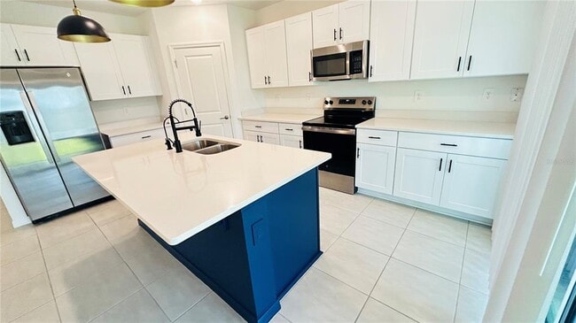 Building Photo - 3058 Cadence Sound Ln