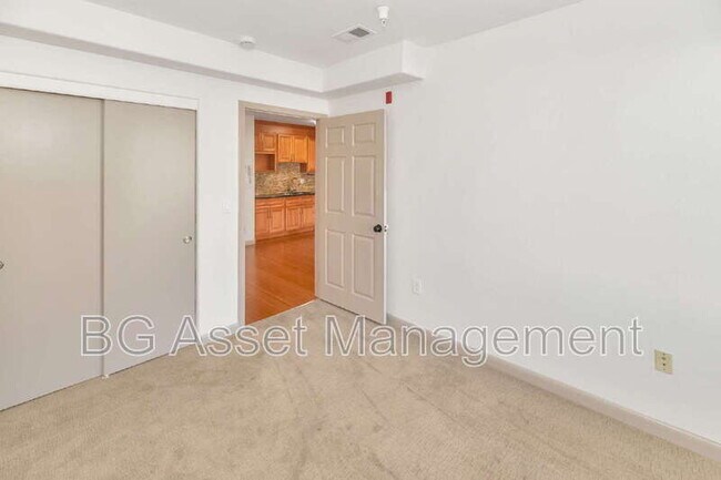 Building Photo - 1459 MacArthur Blvd