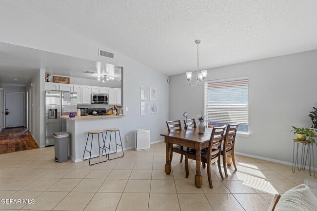 Building Photo - 14181 Tierra Halcon Dr
