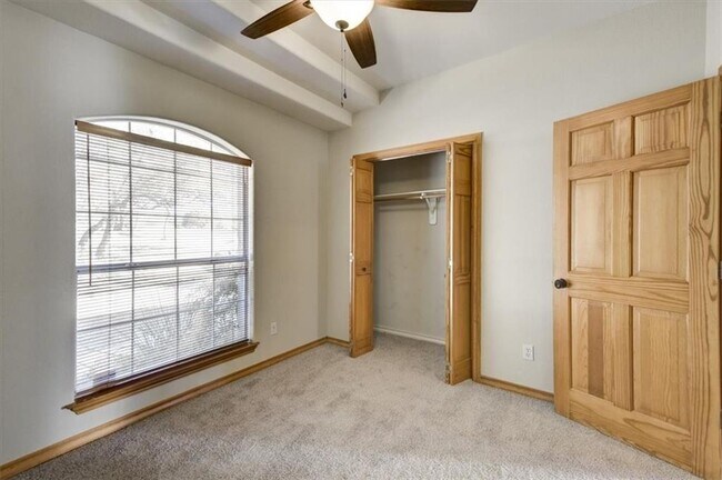 Building Photo - 21415 Boggy Ford Rd