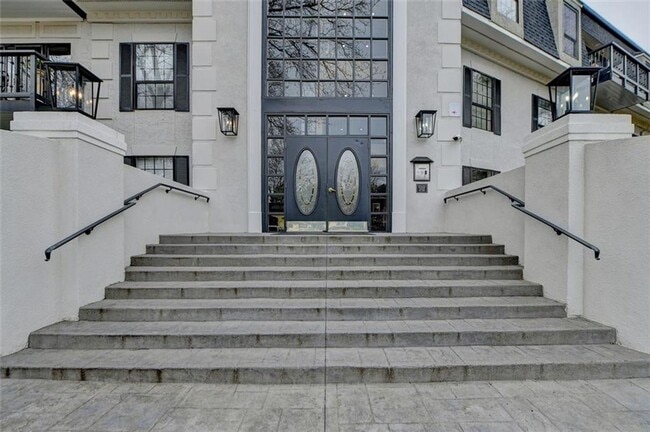 Building Photo - 2 Bedroom 2 Bath in Buckhead