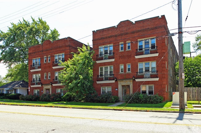 Noble Road Street Frontage - Noble Villa Apartments