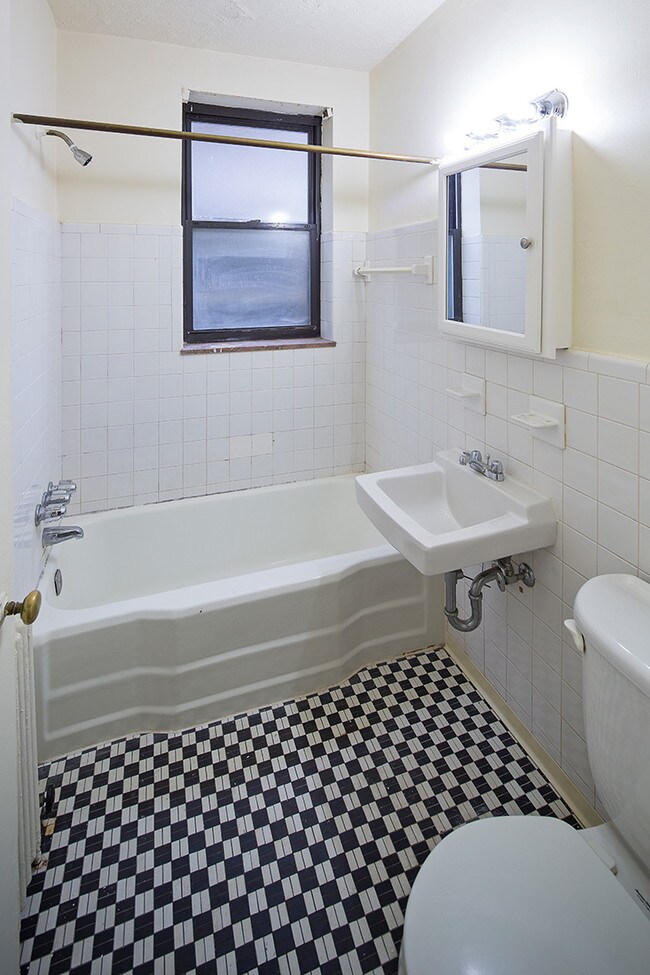 Building Photo - North Windsor Apartments