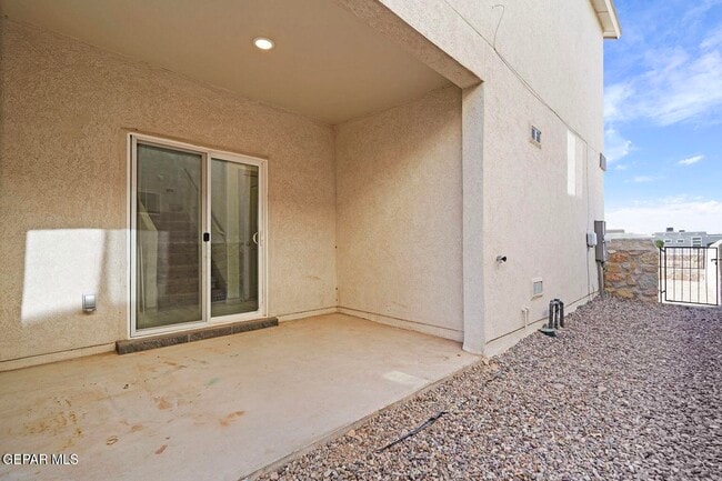 Building Photo - 14963 Pebble Hills Blvd