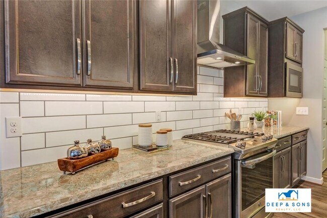 Building Photo - 5508 Benoni Dr