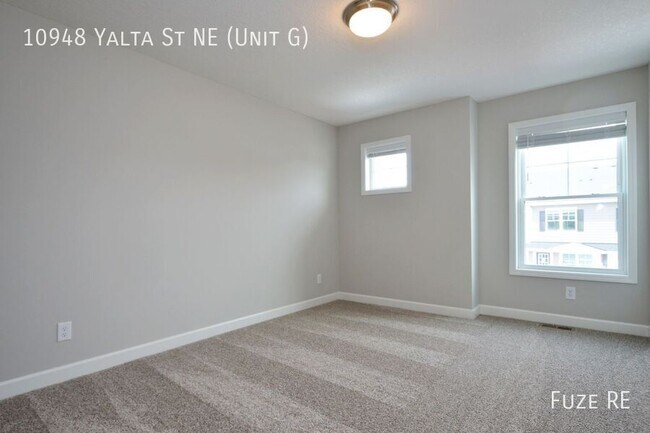 Building Photo - 10948 Yalta St NE