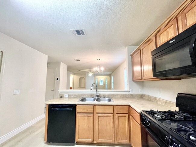 Building Photo - 11905 Aitne Ln