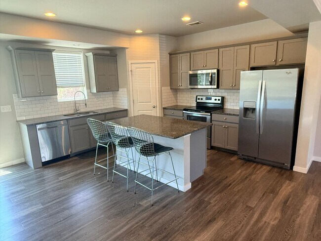 Building Photo - Bright Modern Home in TimberVine - 3 Bed, 2.5 Bath, 2 Car Garage