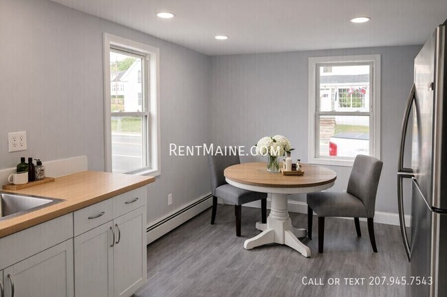 Building Photo - 492 Main St