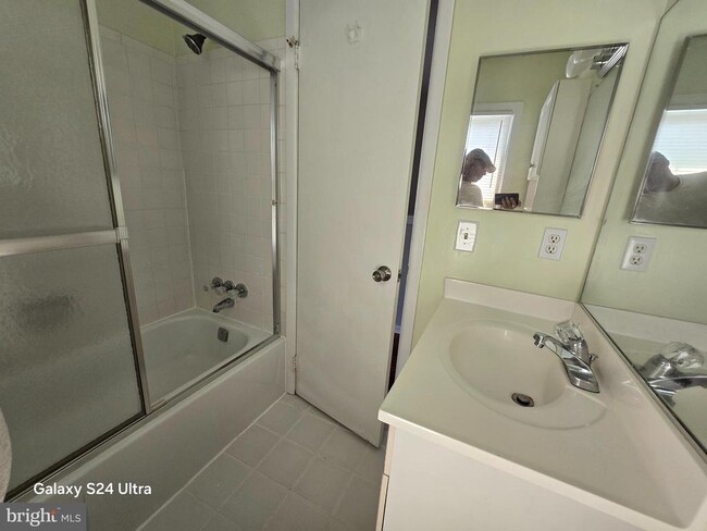 Building Photo - 13825 Cabernet Ct