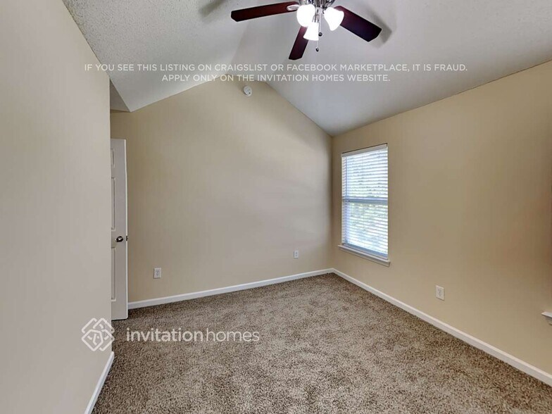 Building Photo - 4084 Sitka Dr