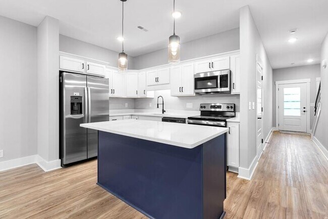 Building Photo - 305 Jonathan Wade Cir