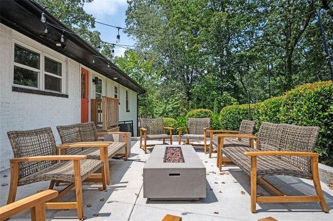 Building Photo - 1778 Flintwood Dr SE