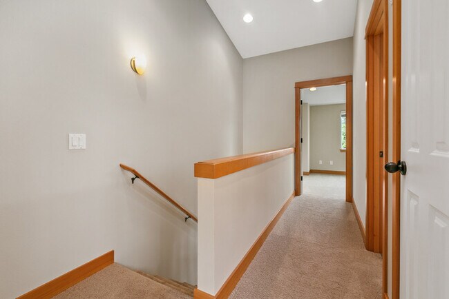 Building Photo - BEAUTIFUL Urban Townhome in Coveted West S...
