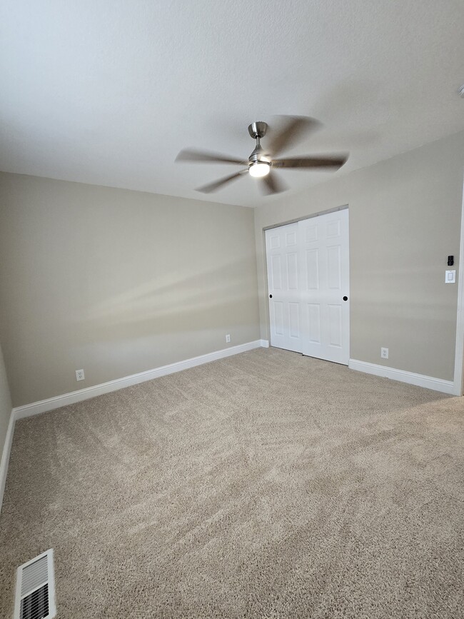 Building Photo - 2987 San Mateo Ln