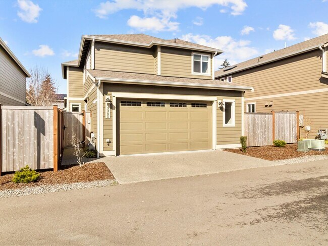 Building Photo - Modern Comfort & Style with A/C in Tumwate...