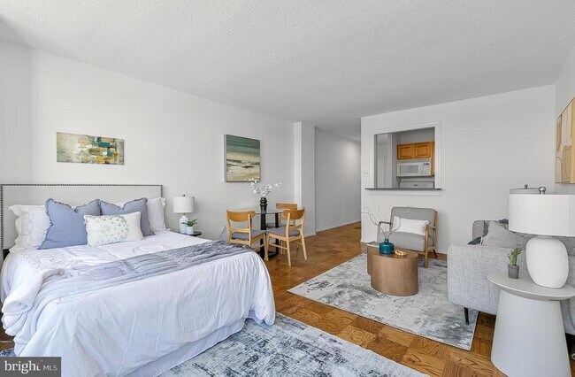 Building Photo - 1301 20th St NW