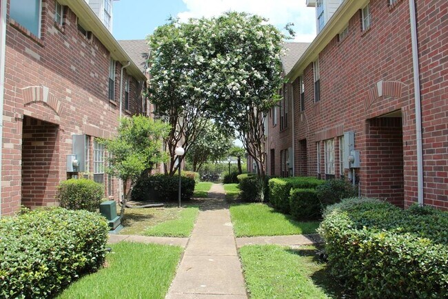 Building Photo - 11735 Alief Clodine Rd