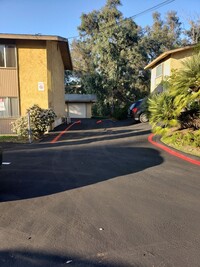 Building Photo - 8000 - Flying Dog Investments 11, LLC