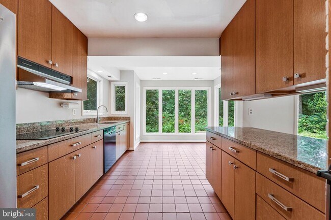 Building Photo - 6534 Jay Miller Dr