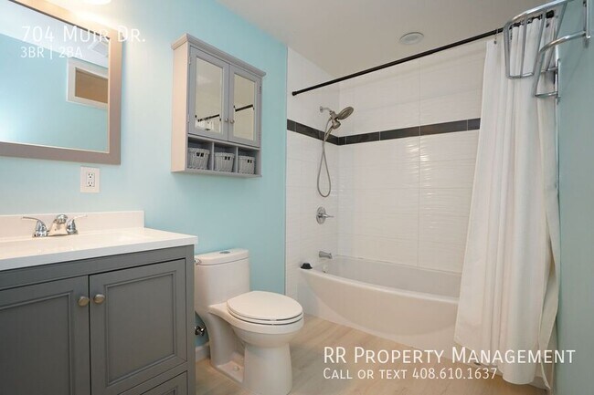 Building Photo - 704 Muir Dr