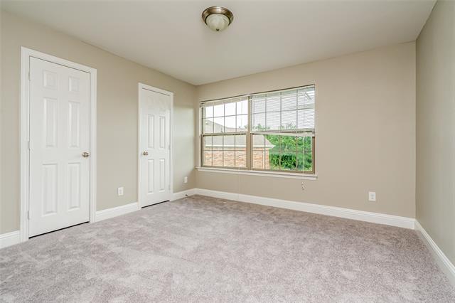 Building Photo - 431 Parker Dr