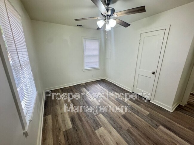 Building Photo - 5710 August Ave